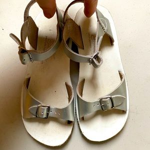 🔥Salt water Sandals size 2 Girls